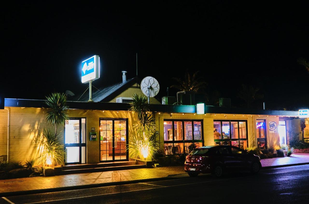 Mallacoota Hotel Motel Dış mekan fotoğraf